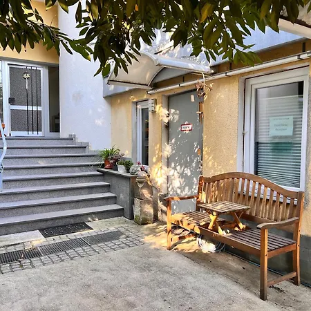 Homestay W.i.p. Welt Im Park